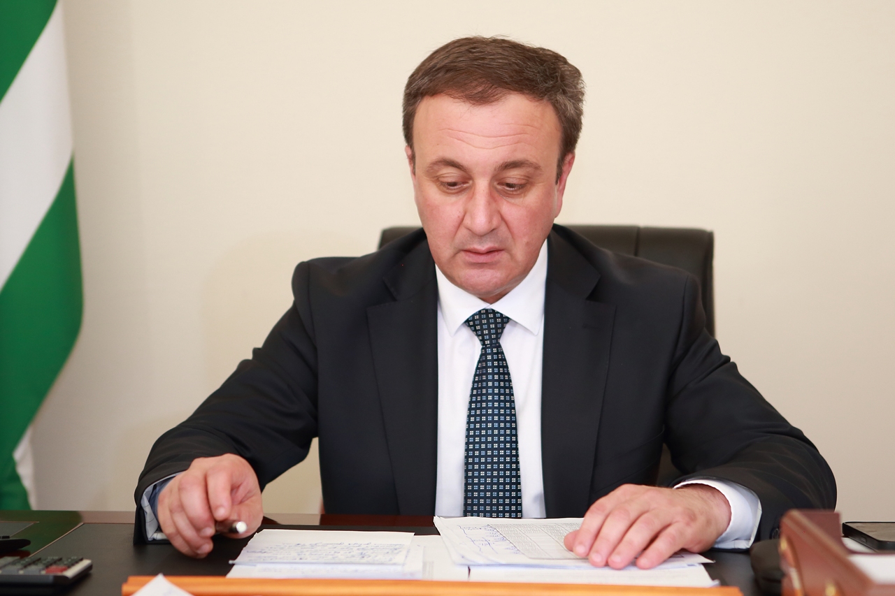 Премьер-министр подписал постановление, определяющее правило эксплуатации и охраны автомобильных дорог
