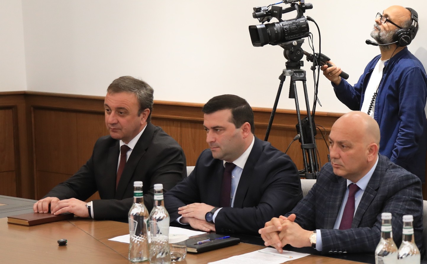 Премьер-министр принял участие в совещании, посвященном развитию абхазского языка