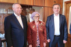 Владимир Делба и Александр Беглов посетили  блокадницу Нону Мол-оглы