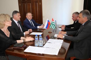 Вараздат Миносян встретился с заместителем губернатора Калужской области Александром Ефремовым