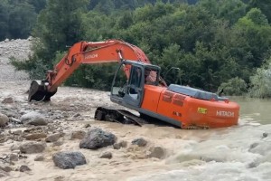 Владимир Делба оценил ход работ по восстановлению разрушенного водовода в села Дурипш
