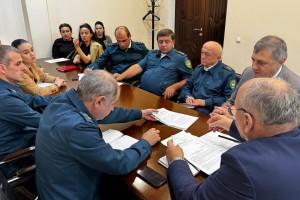 Вараздат Миносян посетил инспекцию по карантину растений и управление лесного хозяйства