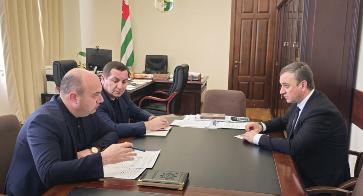 Премьер-министр провел встречу с руководством МВД