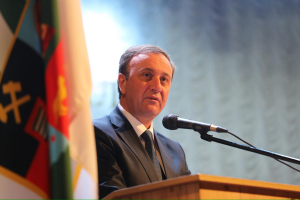 Премьер-министр выступил на торжественном заседании, посвященном Дню основания города-героя Ткуарчал