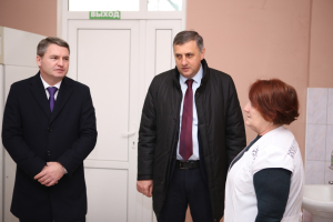 Джансух Нанба и Вараздат Миносян посетили дом-интернат для престарелых и кризисный центр