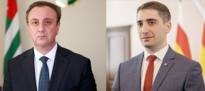 Владимир Делба поздравил Дзамболата Тадтаева с Днем Конституции Республики Южная Осетия