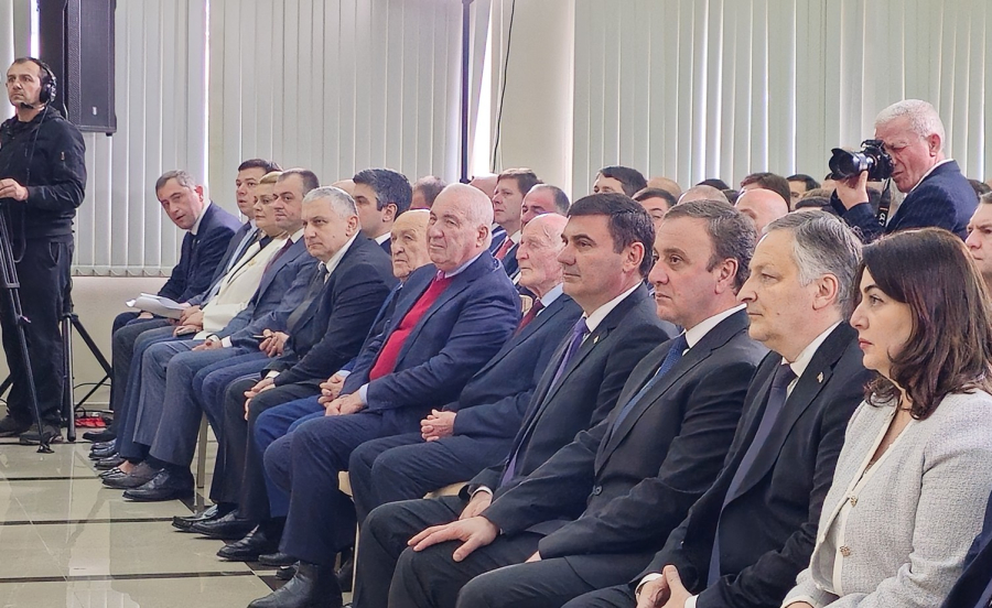 Владимир Делба принял участие в ежегодном послании президента Абхазии к Парламенту